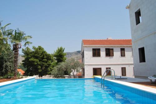 Astra Villas - main image