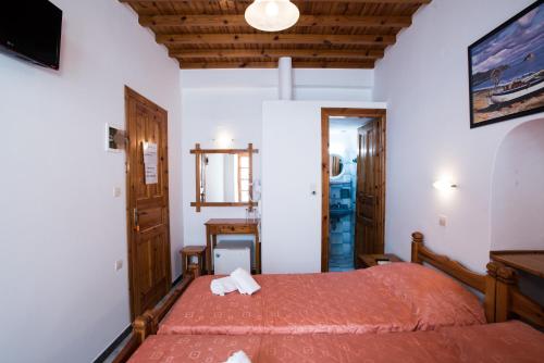 Double Room image 8