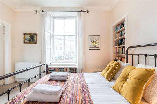 Spacious & Unique city central 1 bed with WiFi, Edimburgo (foto 8)