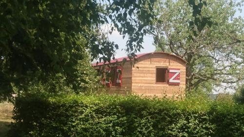 LA ROULOTTE DES AMISH & Bain Nordique à Remous Jacuzzi