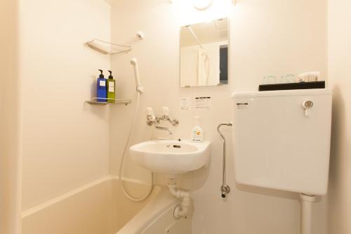 Twin Room with Balcony #02 image 5