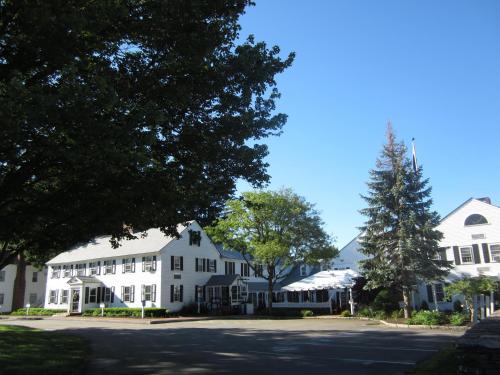 Publick House Historic Inn and Country Motor Lodge