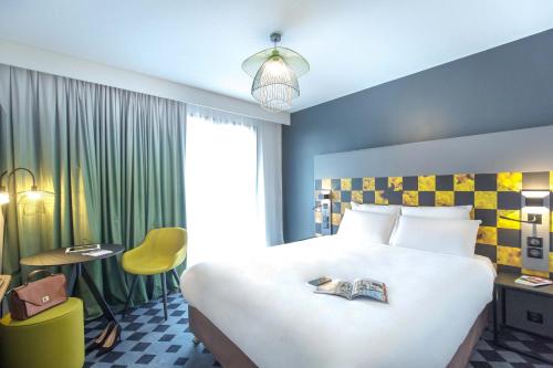 โรงแรมเมอร์เคียว แยร์ ซองทร์ (Hôtel Mercure Hyères Centre) in ไฮเยเรส