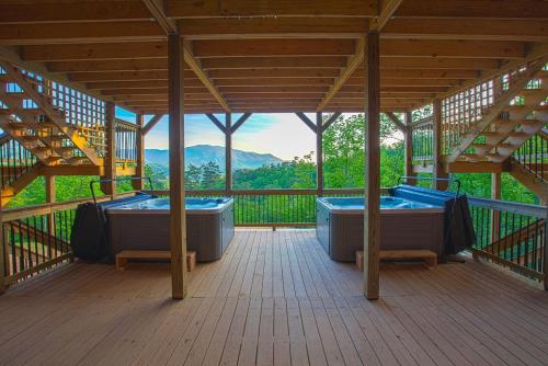 Gatlinburg Mansion Cabin