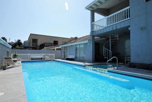 108 West Morningside Townhouse - image 2