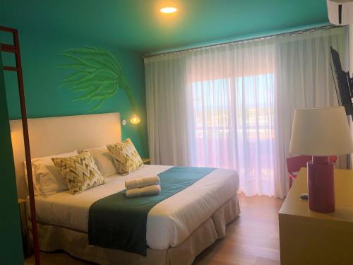 Suite, deluxe, junior