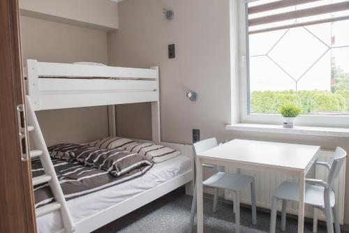 1 double bed, 2 bunk beds