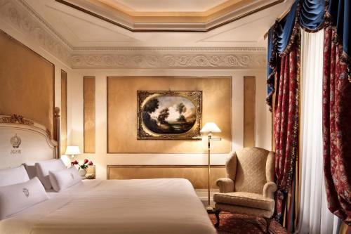 Photo de Lit(s) Jumeaux/Double de l'hôtel Hotel Splendide Royal - The Leading Hotels of the World