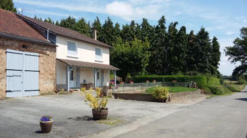 La Source - Accommodation - Saint-Amand-Magnazeix