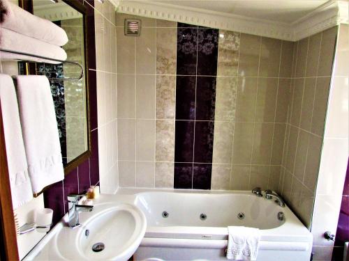 ラウソス ホテル