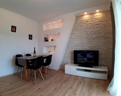 Modern apartment with seaview - image 6