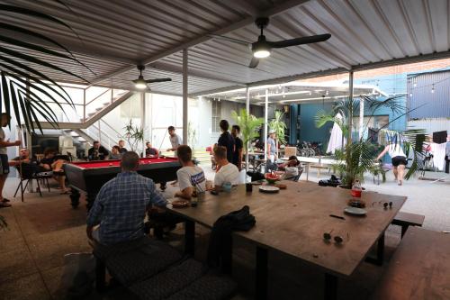 Britannia on William Backpackers near His Majesty's Színház