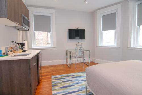 A Stylish Stay w/ a Queen Bed, Heated Floors.. #33 in Brookline, USA