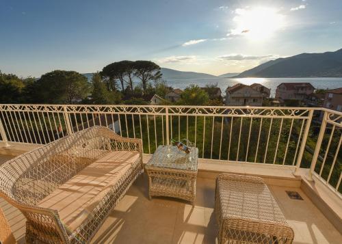 Sea Point Apart hotel Tivat - image 7