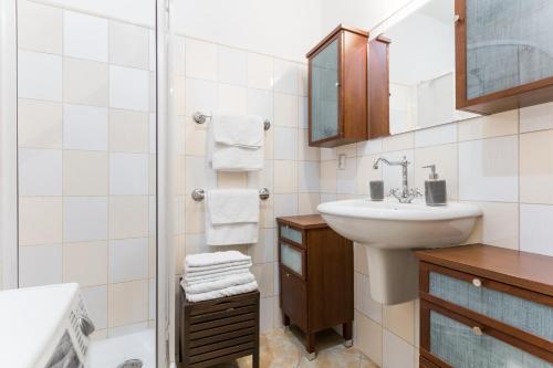 Diamond Riverside Apartment in the Heart of Prague - image 6