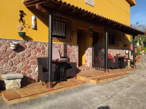 APARTAMENTOS. TURIS. CASTIELLO in Pilona