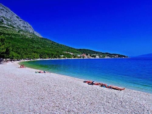 Apartment in Zaostrog with Balcony, Air condition, WIFI (4737-5) in Zaostrog