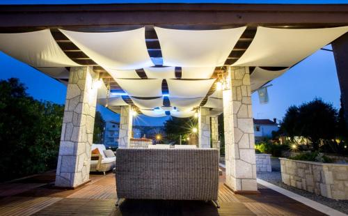  Apartment in Lopar with Balcony, Air condition, WIFI (4738-4) in Lopar
