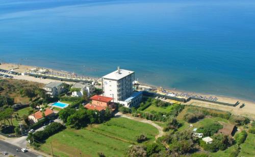 ทัศนียภาพภายนอกโรงแรม, Albergo Riviera Spineta in บัตติปักเลีย