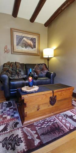 Adobe Inn at Cascade - image 6