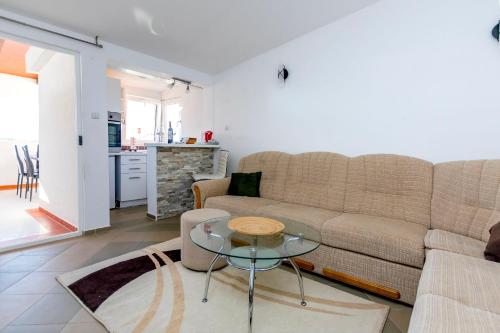 Apartments Lidija - image 2