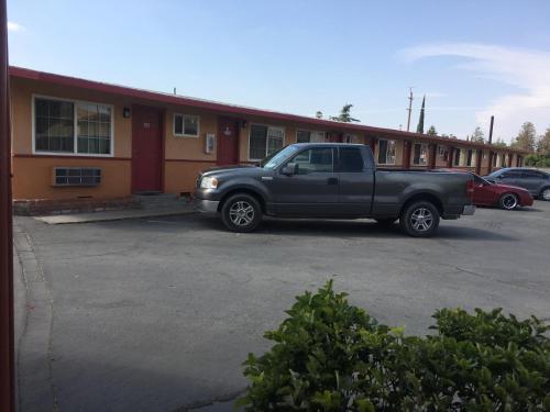 Valley Motel