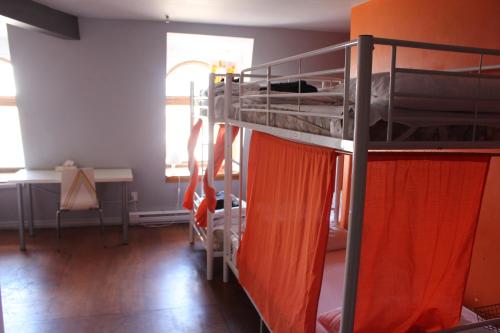 โอแบร์ฌ อัลเทอร์เนทีฟ (Auberge Alternative) near พิพิธภัณฑ์ พ้อยเท - อะ - คัลลิเยร์