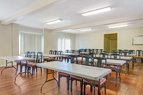 Travelodge by Wyndham Lynwood - image 14