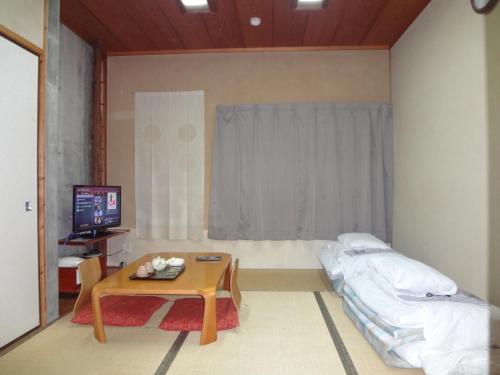 Asano Hotel Stop at Asano Hotel to discover the wonders of Kitakyushu. The property features a wide range of facilities to make your stay a pleasant experience. Free Wi-Fi in all rooms, luggage storage, car park,