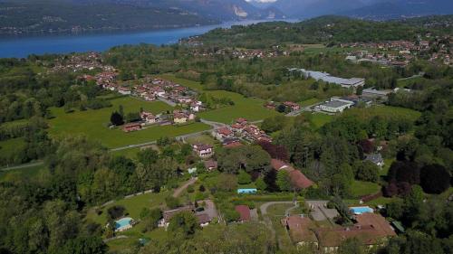  Green Hill Property in Besozzo
