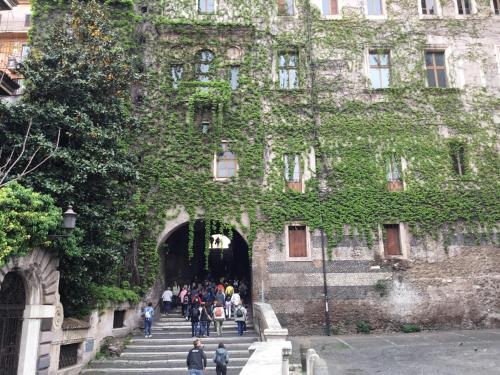 Duca di Cavour, Řím