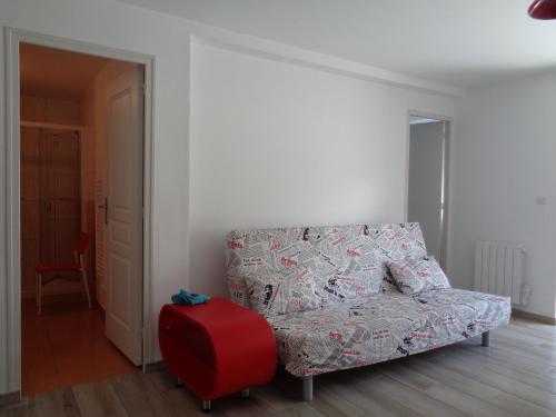 2 twin beds, 1 sofa bed