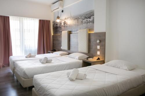 2 twin beds, 1 sofa bed