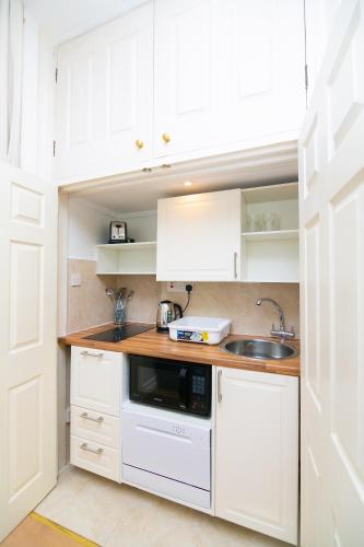 Primestate Knightsbridge Apartments - image 8