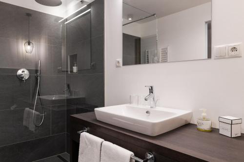 Oliven- & Genusshotel Hirzer - image 11