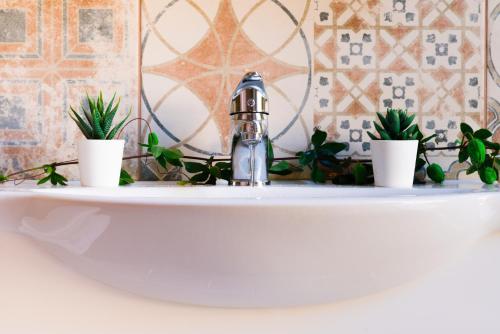 CH Adrianou Suites