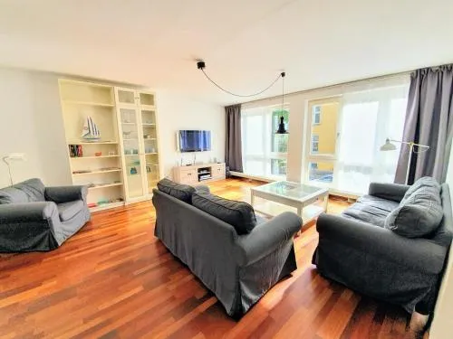 Ferienwohnung Achtern Diek, inklusive Stellplatz und Strandkorb von Mai bis September in Warnemünde, Deutschland