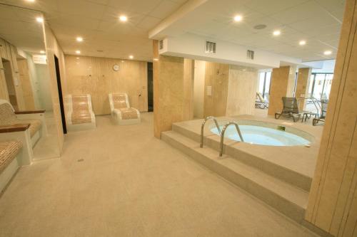 Perun Hotel Sandanski - image 4