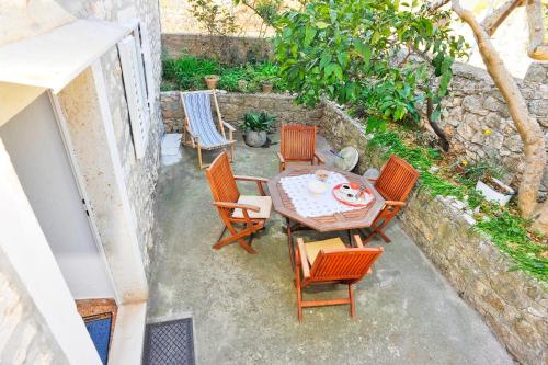  Apartment Moha Sutivan in Sutivan