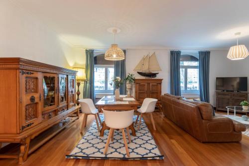  Bilbao Volantin I by Aston Rentals in Bilbao