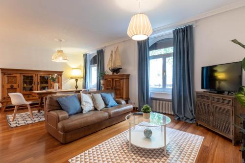  Bilbao Volantin I by Aston Rentals in Bilbao