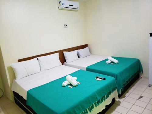 2 double beds