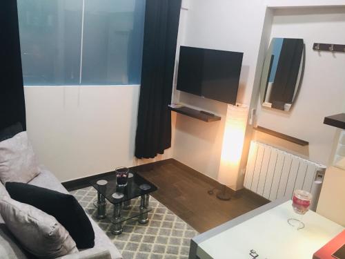 Apartamentos Deluxe Barajas, Мадрид