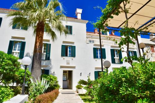 VILLA GIARDINO · Heritage Boutique Hotel · BOL - Bol