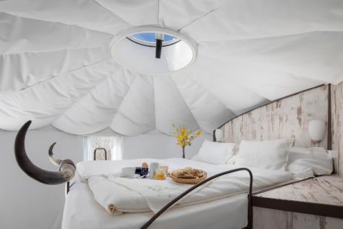 . HOMOKI LODGE Bed & Beyond Glamping Adult Only