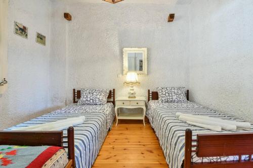  Light-filled home with Garden near Beach in Anavyssos