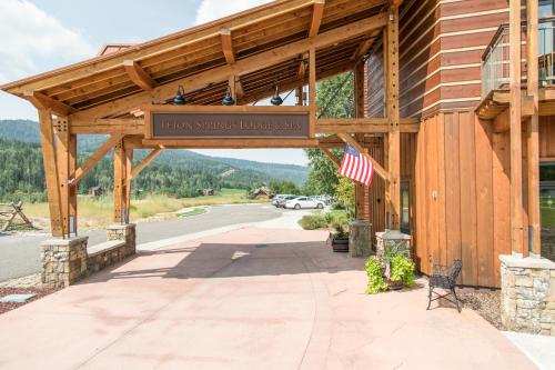 The Lodge at Bronze Buffalo Ranch in Victor, USA