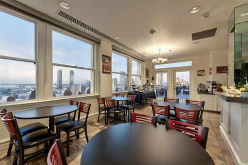 Gaslamp Plaza Suites near PETCO Park