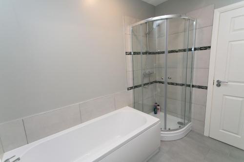 University Road Apartments - image 5