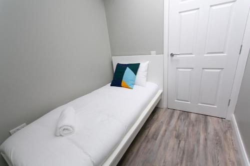 University Road Apartments - image 13